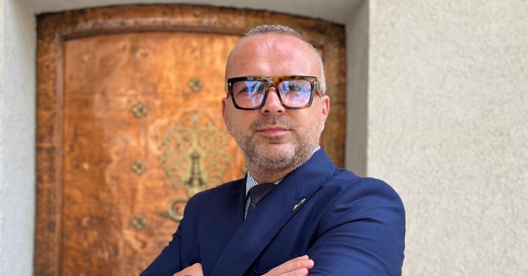 Coridorul vizual: repetiția pe traseu, legalitatea și măsurarea în publicitatea stradală